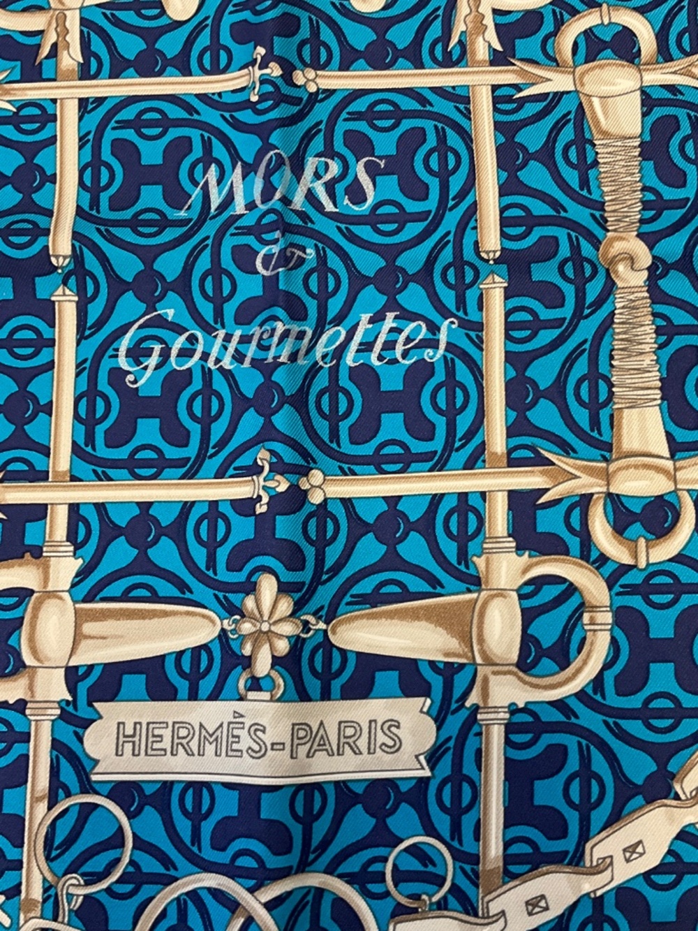 HERMES BLUE MULTI MORS ET GOURMETTES PRINT SQUARE SILK TWILL SCARF - Picture 4 of 9
